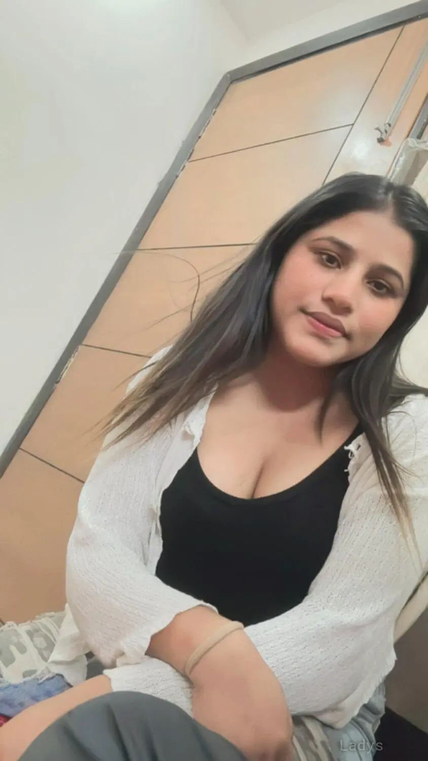 Karishma Khan, 20 years beautiful nude Delhi escorts girl, height 162 sm, Weight  kg