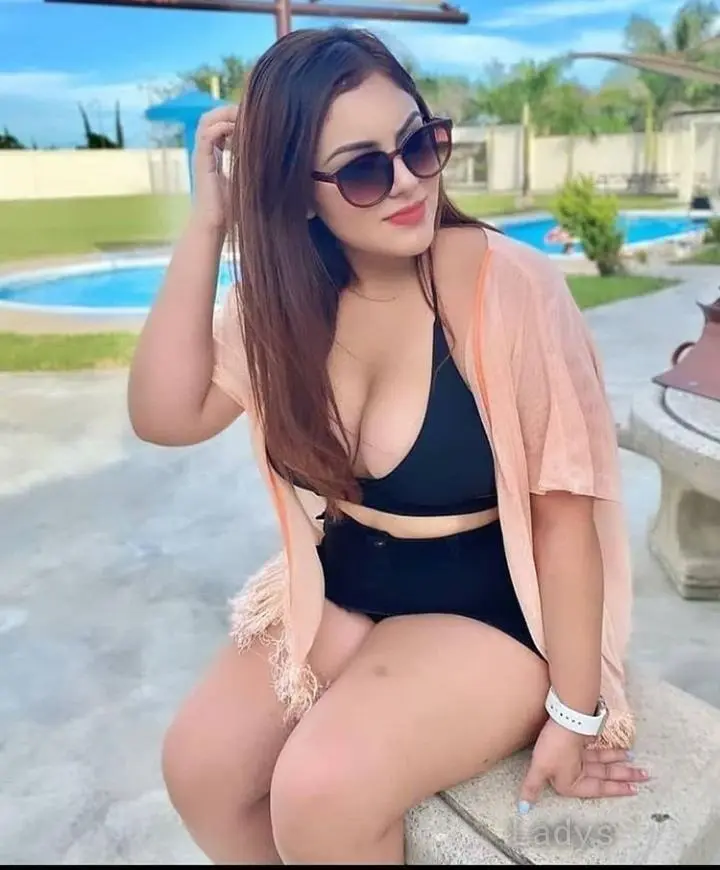 Munirka, 22 years beautiful nude Delhi escorts girl, height 154 sm, Weight  kg
