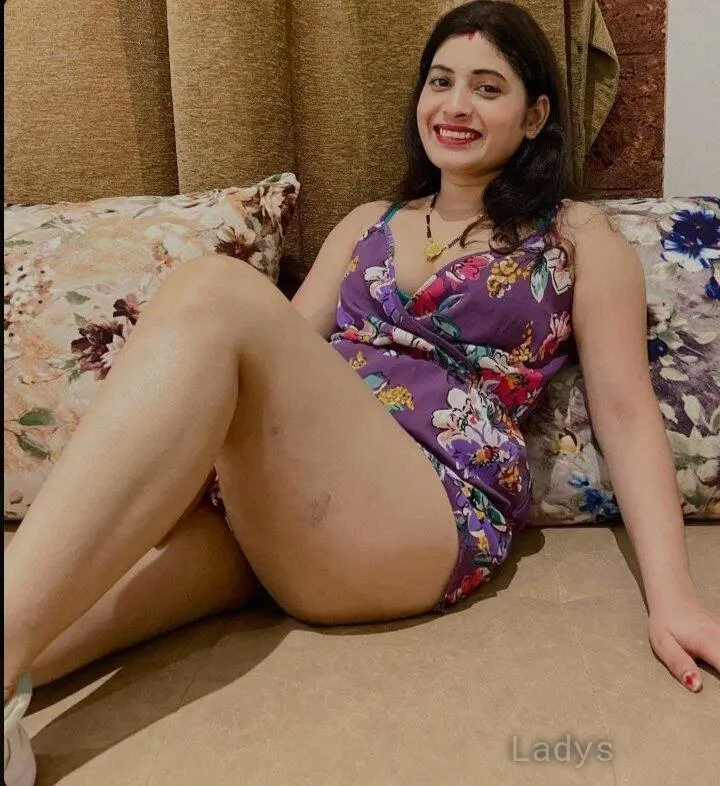 Nandni, 21 years beautiful nude Delhi escorts girl, height 154 sm, Weight kg