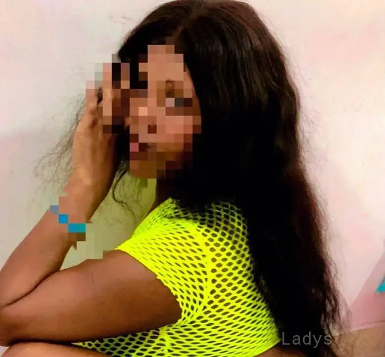 Natalie, 22 years beautiful nude Delhi escorts girl, height 154 sm, Weight kg