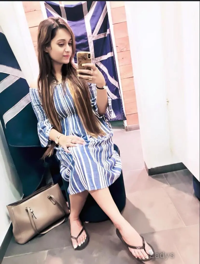 Natasha, 23 years beautiful nude Delhi escorts girl, height 153 sm, Weight  kg