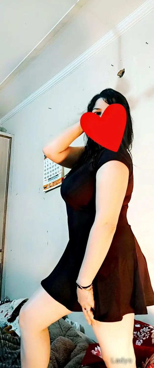 Priyanka, 26 years beautiful nude Delhi escorts girl, height 160 sm, Weight  kg