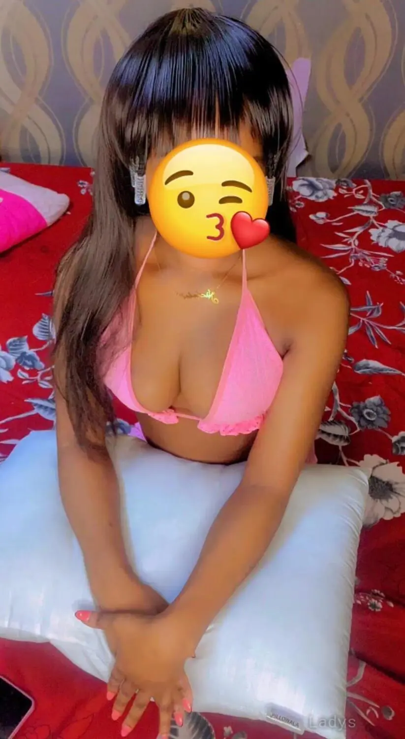 Queen, 24 years beautiful nude Delhi escorts girl, height sm, Weight kg