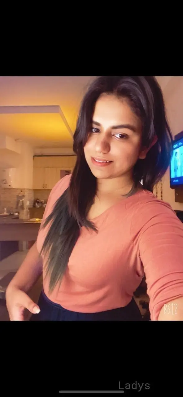 Riya Kaur, 21 years beautiful nude Delhi escorts girl, height 165 sm, Weight  kg