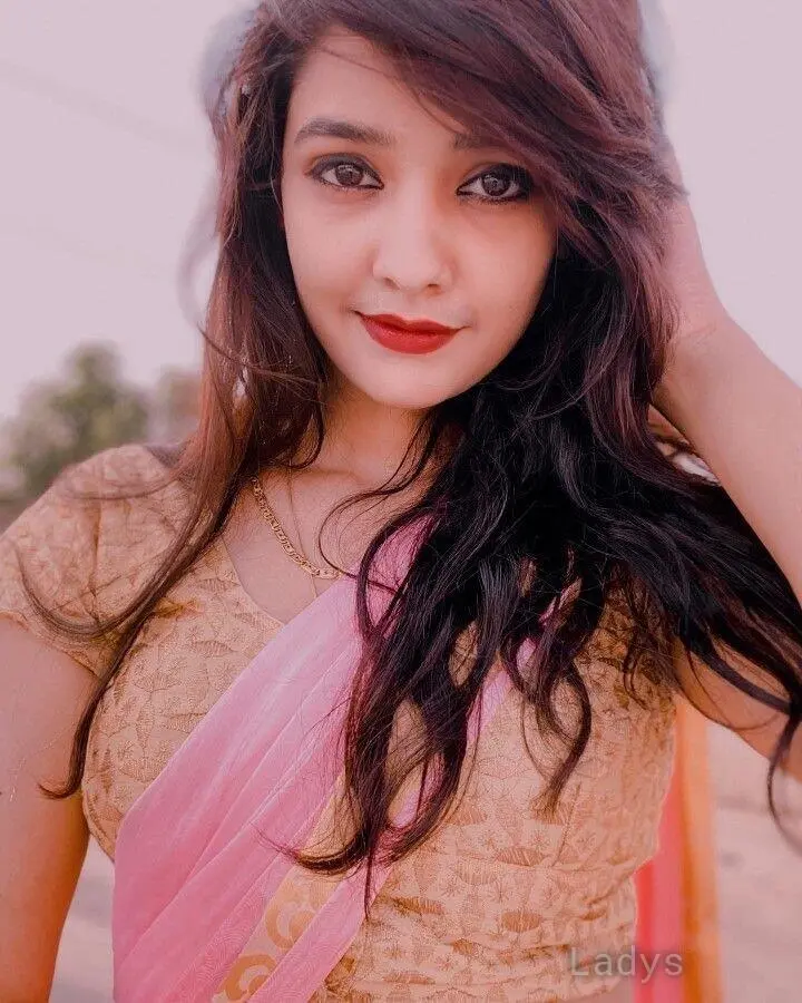 Sonia, 21 years beautiful nude Delhi escorts girl, height 165 sm, Weight  kg