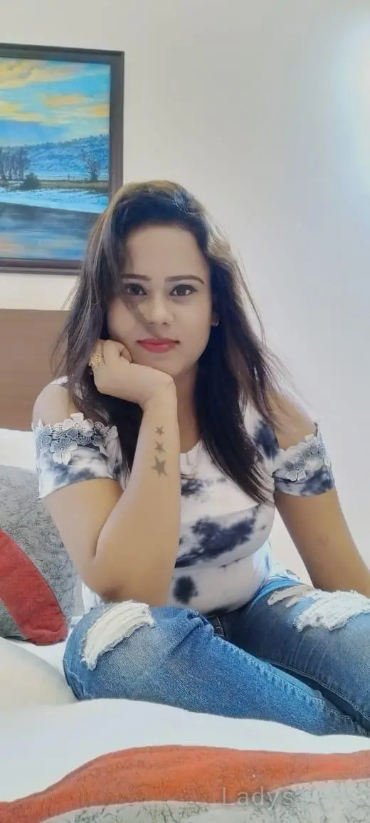 Sweta, 30 years beautiful nude Delhi escorts girl, height 154 sm, Weight kg