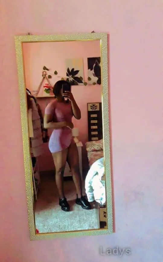Sylvia, 23 years beautiful nude Delhi escorts girl, height 165 sm, Weight  kg