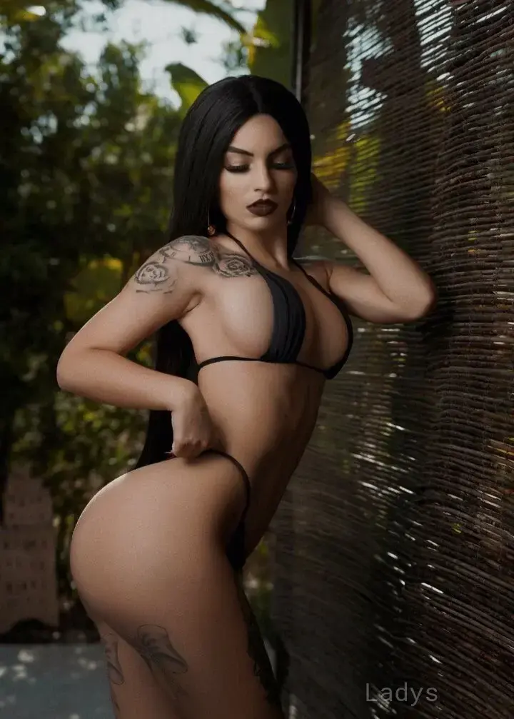 Tatiana__Neves29, 32 years beautiful nude Delhi escorts girl, height 162 sm, Weight 56 kg