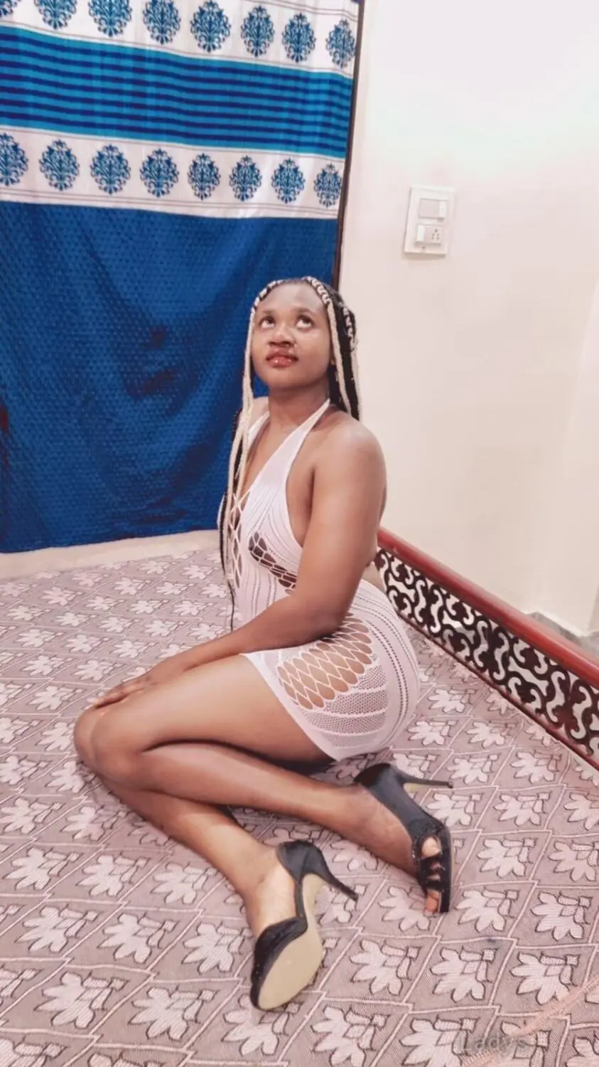 Tinah, 23 years beautiful nude Delhi escorts girl, height sm, Weight kg