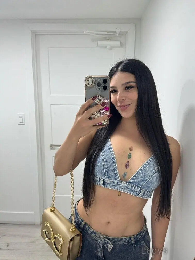 Ariana, 25 years beautiful nude Denver escorts girl, height 139 sm, Weight 74 kg