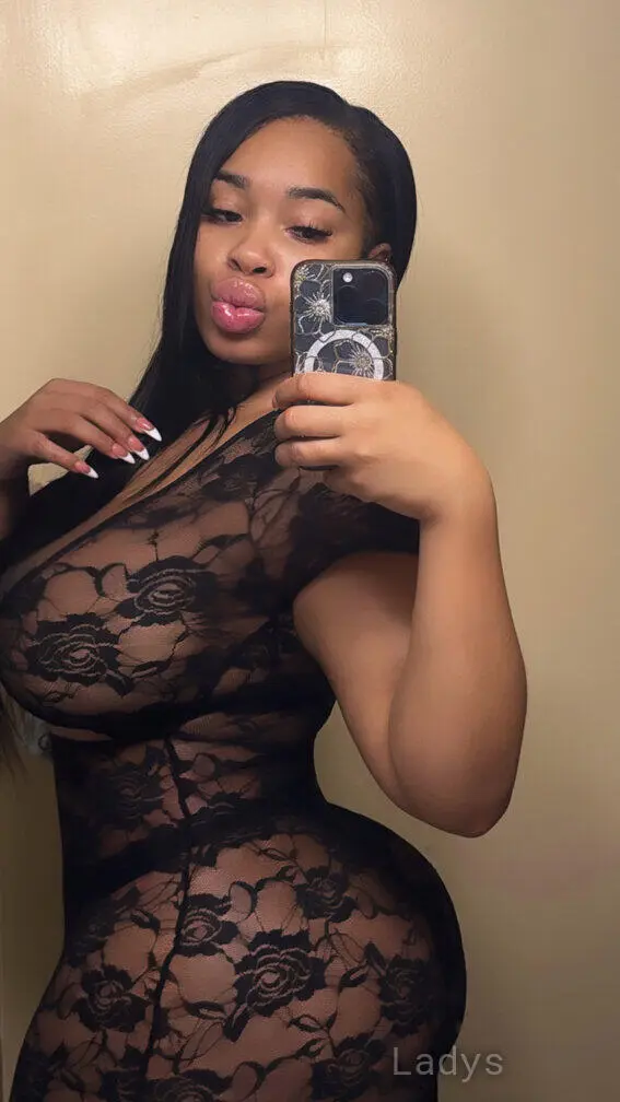 Ariel, 24 years beautiful nude Denver escorts girl, height 167 sm, Weight 77 kg