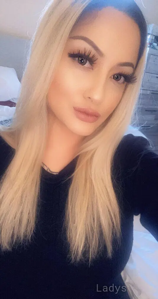 Gigi, 28 years beautiful nude Denver escorts girl, height 166 sm, Weight 70 kg