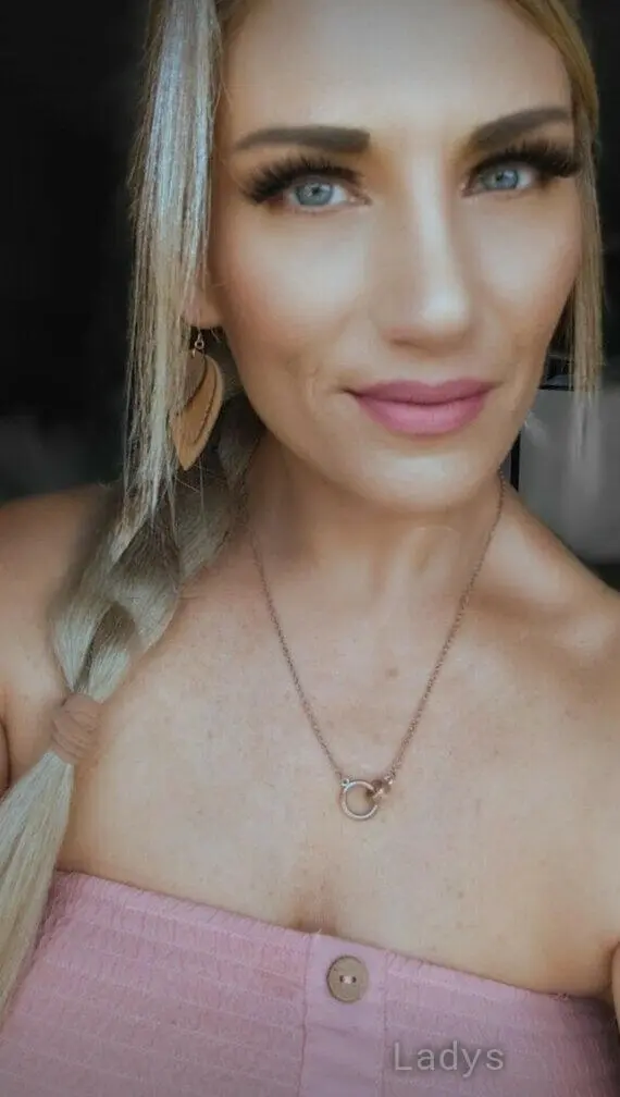 Elise Arden, 35 years beautiful nude Detroit escorts girl, height 174 sm, Weight 63 kg