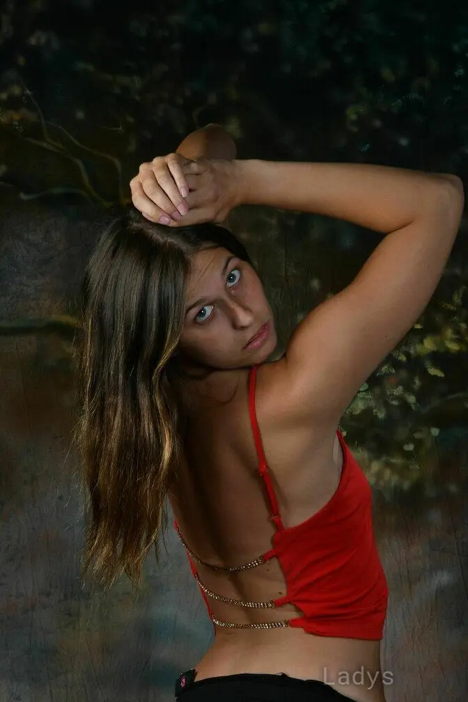 Madison Swift, 26 years beautiful nude Detroit escorts girl, height 159 sm, Weight 52 kg