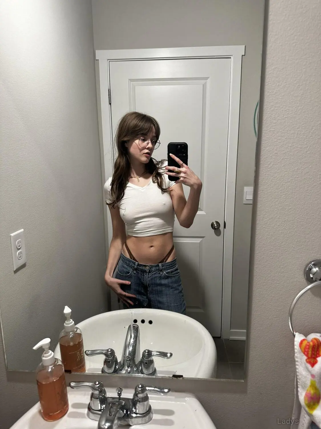 Riley Harrison, 24 years beautiful nude Detroit escorts girl, height 136 sm, Weight 43 kg