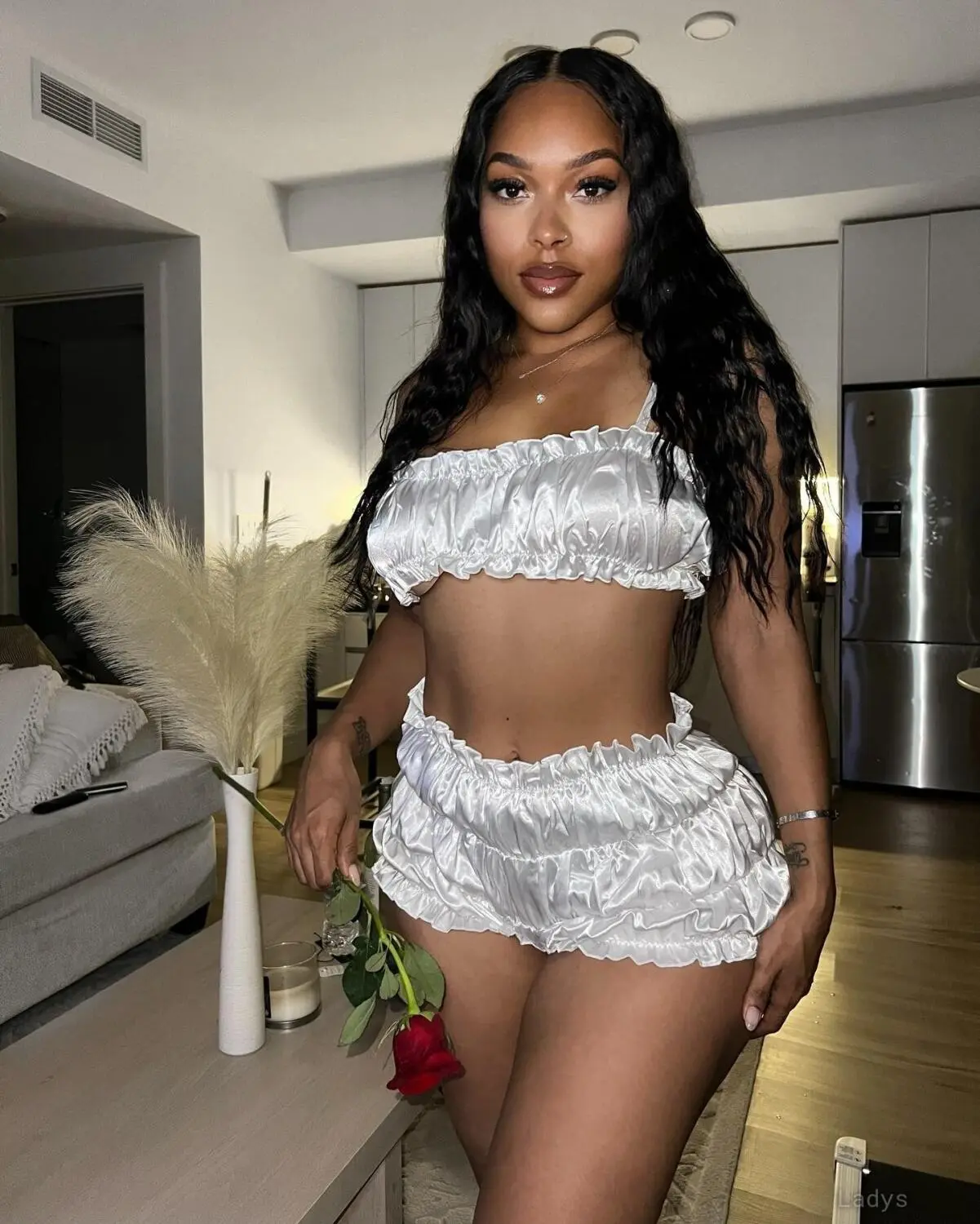 Sache Lamonte, 34 years beautiful nude Detroit escorts girl, height 160 sm, Weight 57 kg