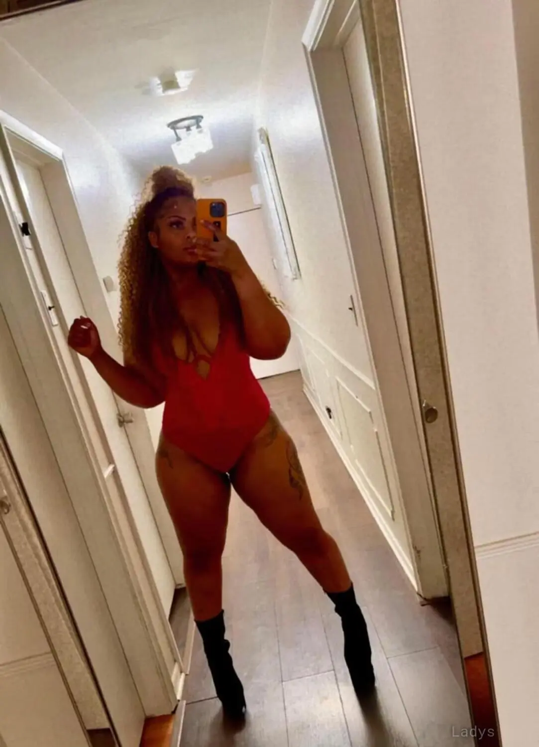 YesMistress, 25 years beautiful nude Detroit escorts girl, height 163 sm, Weight 60 kg