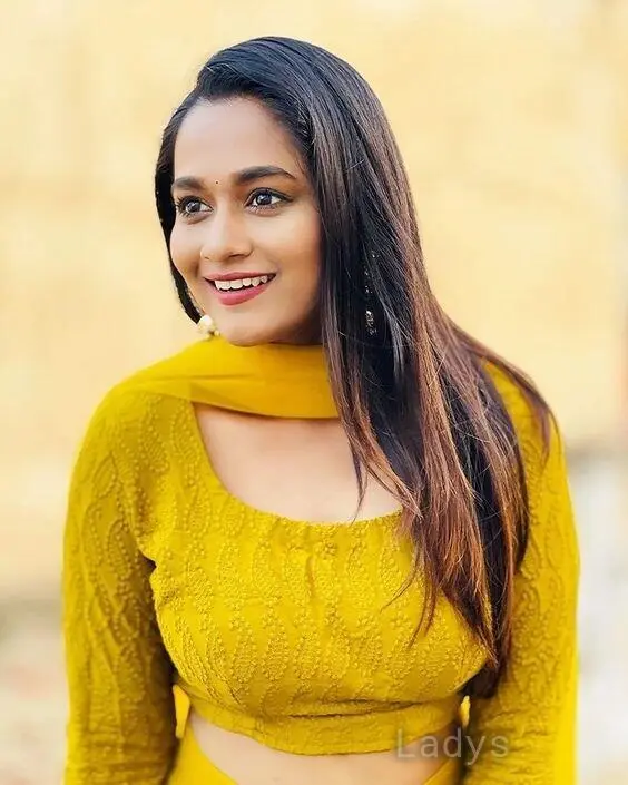 Gulshan, 25 years beautiful nude Dhaka escorts girl, height 175 sm, Weight  kg