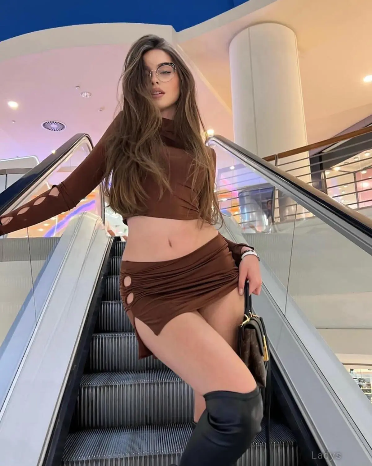 Kathy, 22 years asian escorts girl, height 168 sm, Weight kg, Doha eacort