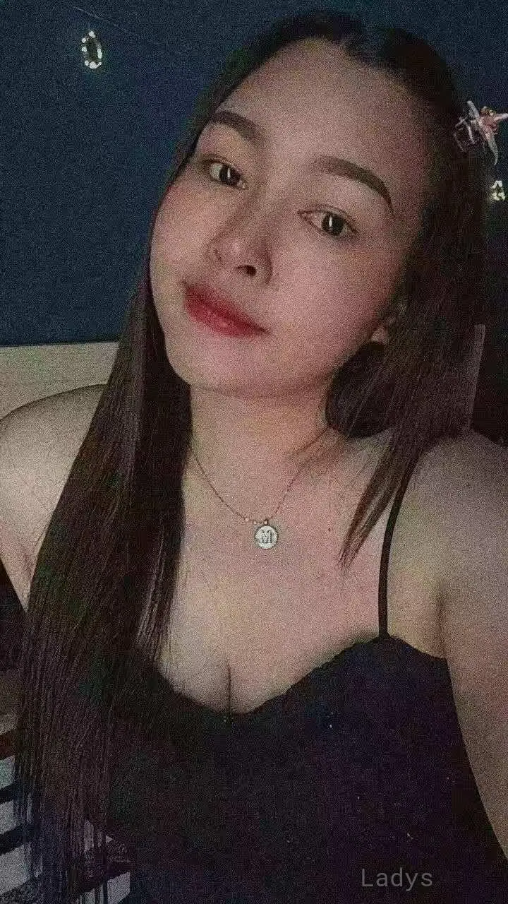 Emma, 25 years old Doha escort girl with big tits, height 165 sm, Weight  kg