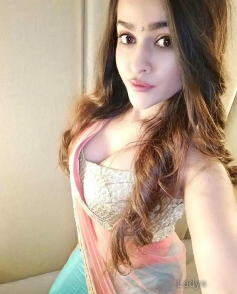Hezualy, 24 years old Doha escort girl with big tits, height 170 sm, Weight kg