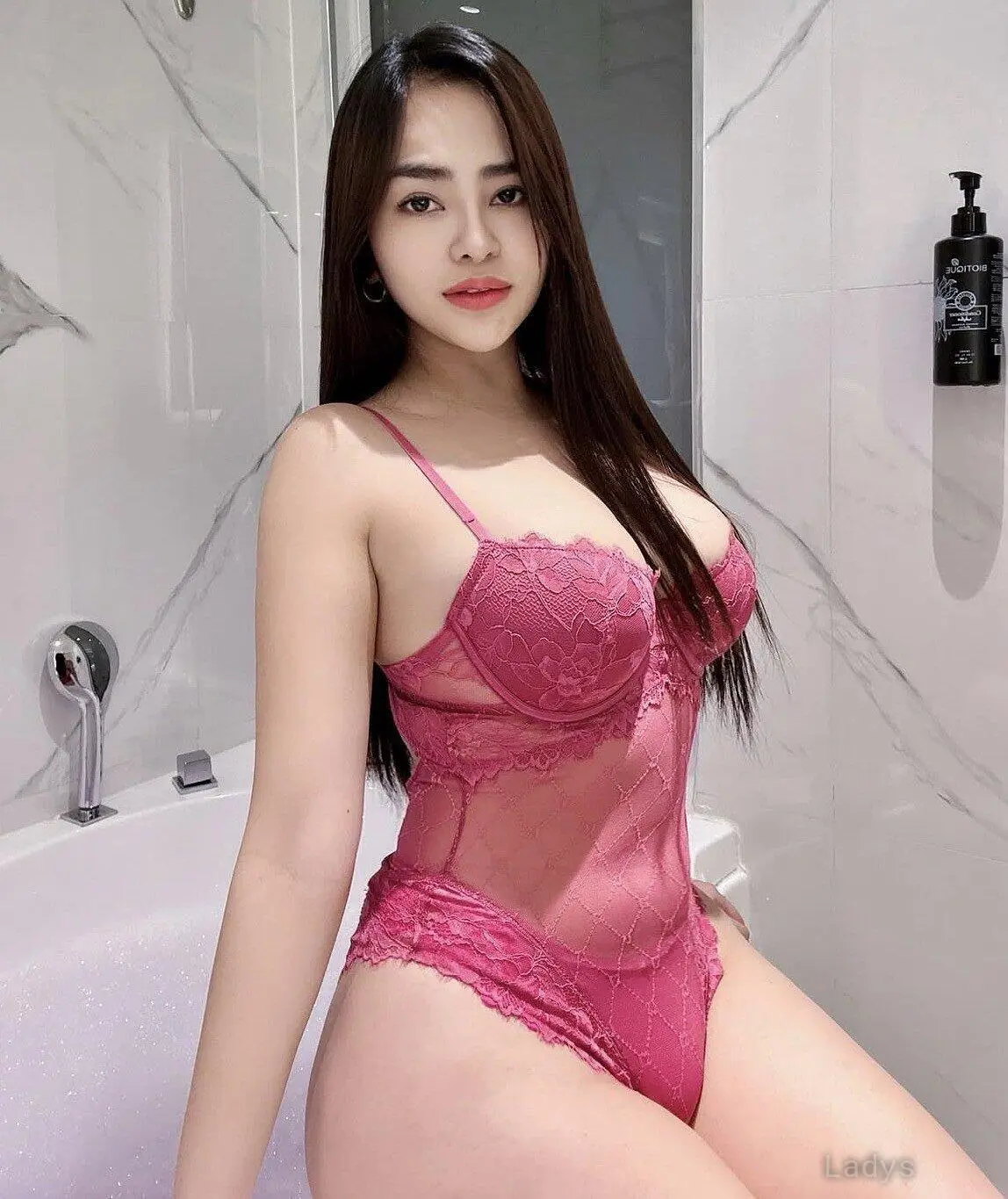 Jessy, 23 years old Doha escort girl with big tits, height 166 sm, Weight kg