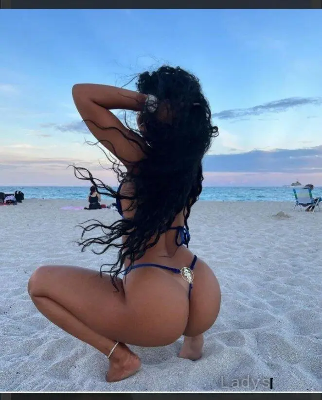 Jinah, 23 years old Doha escort girl with big tits, height sm, Weight kg