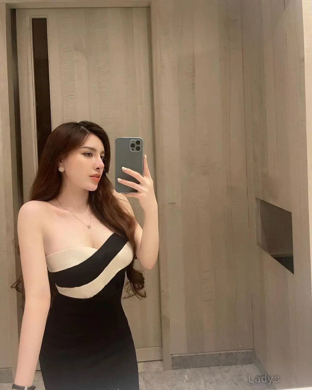 Kera, 25 years old Doha escort girl with big tits, height 165 sm, Weight kg