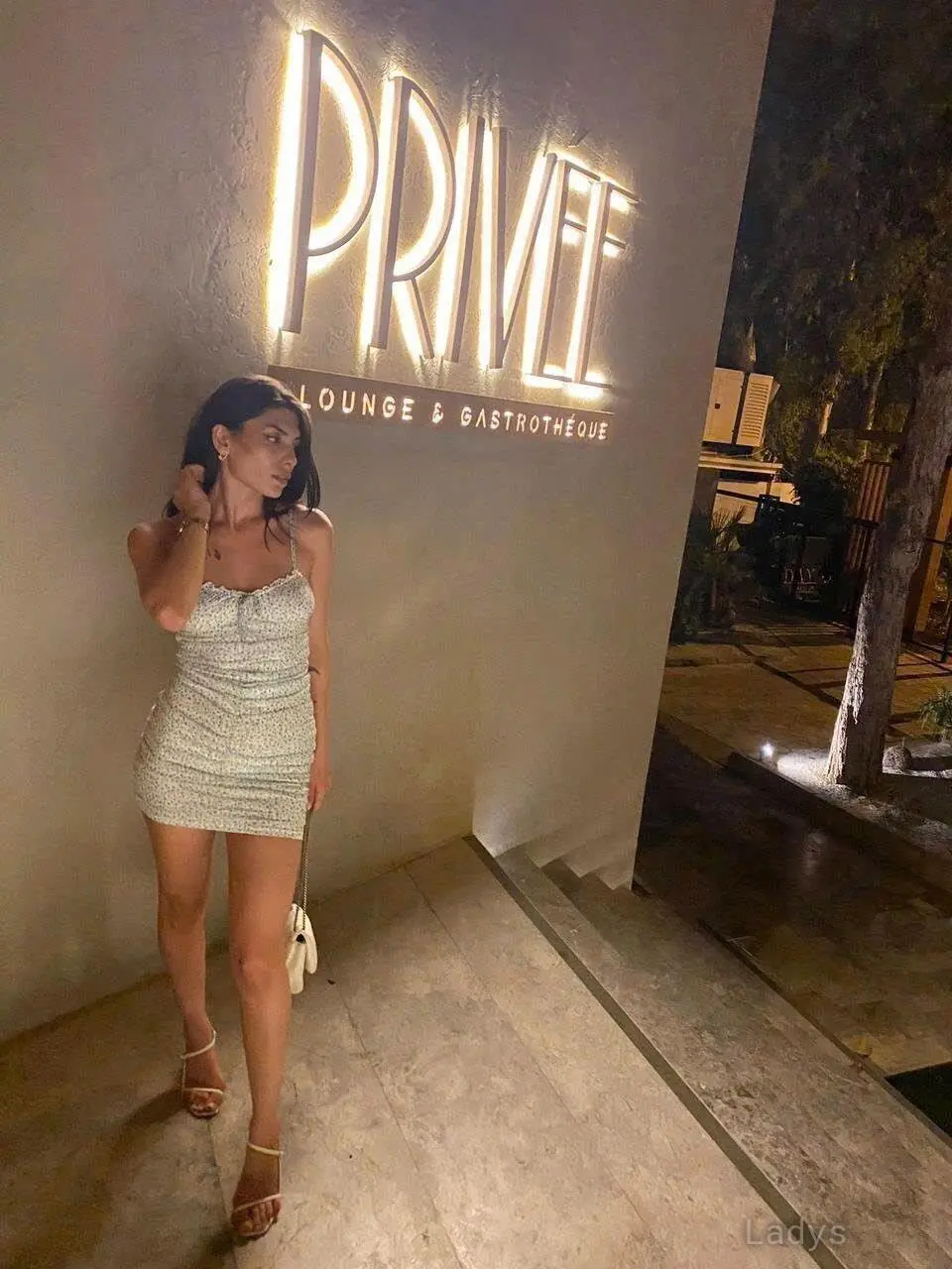 Krixi, 25 years old Doha escort girl with big tits, height 167 sm, Weight  kg