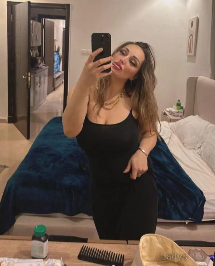 Linna, 27 years old Doha escort girl with big tits, height 157 sm, Weight kg