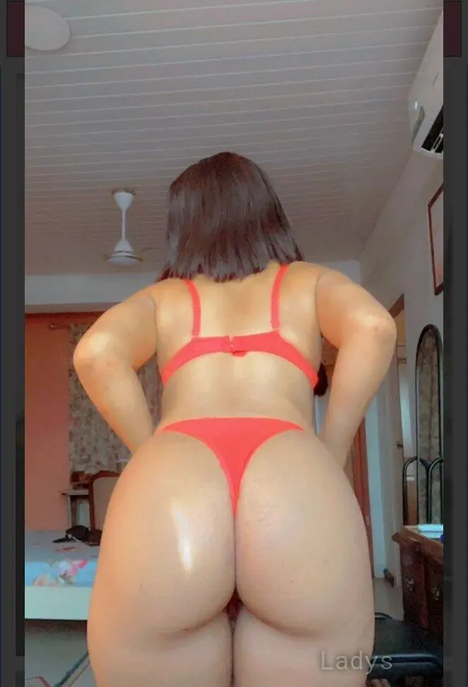 Lucian, 23 years old Doha escort girl with big tits, height sm, Weight kg