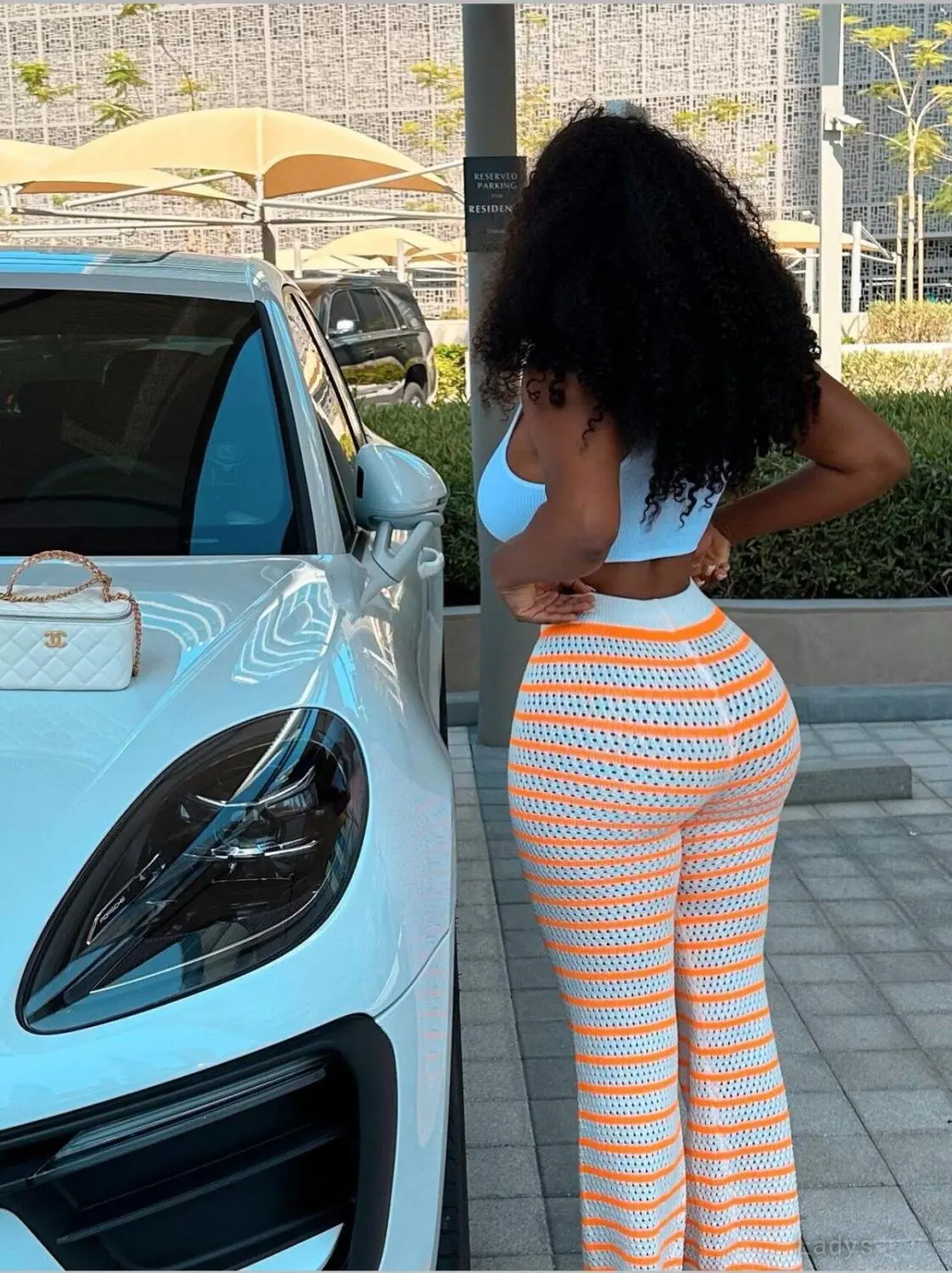 Luna, 24 years old Doha escort girl with big tits, height 163 sm, Weight kg