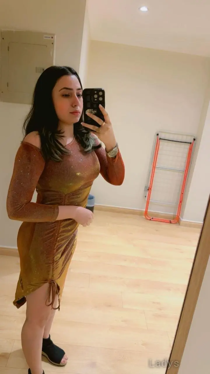 Mahi Dual, 22 years old Doha escort girl with big tits, height 170 sm, Weight  kg