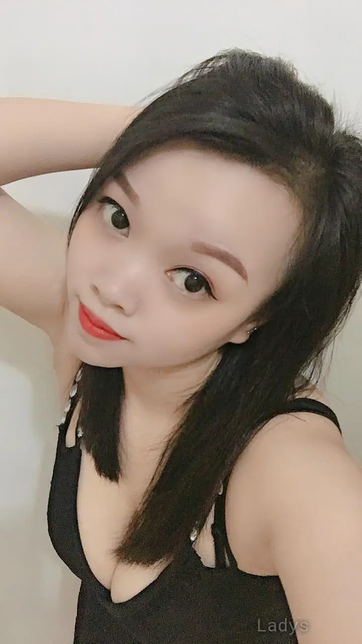 Maria, 21 years old Doha escort girl with big tits, height 164 sm, Weight  kg