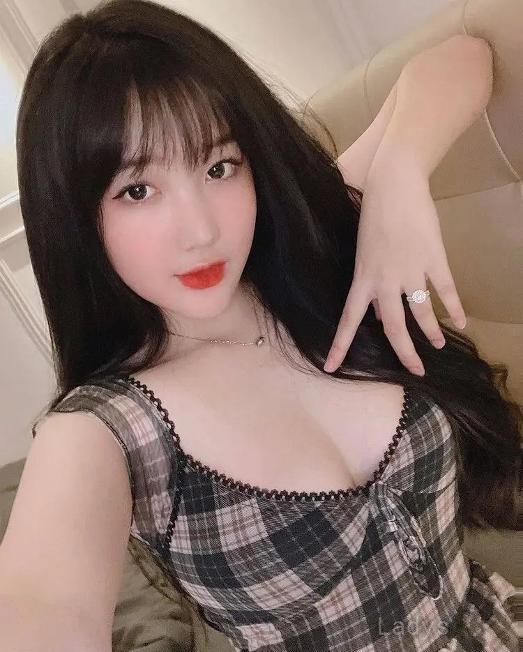 Misa, 23 years old Doha escort girl with big tits, height 165 sm, Weight kg