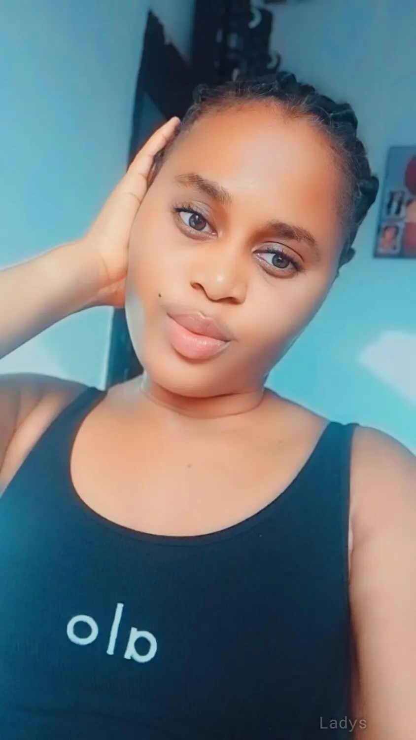 Nana, 24 years old Doha escort girl with big tits, height 172 sm, Weight  kg