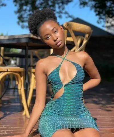 Neillah, 24 years old Doha escort girl with big tits, height sm, Weight kg