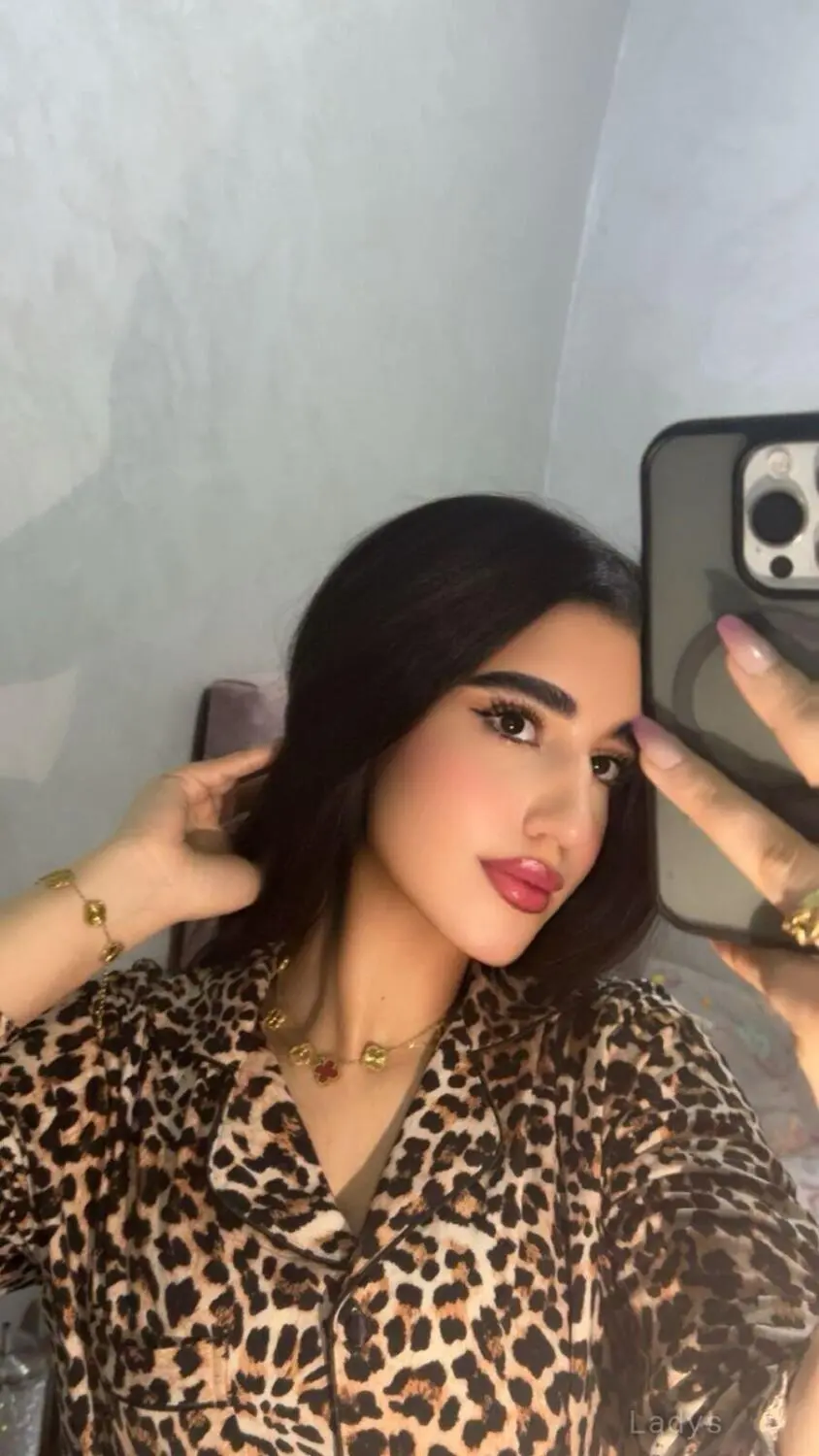 Nuri, 19 years old Doha escort girl with big tits, height 189 sm, Weight  kg