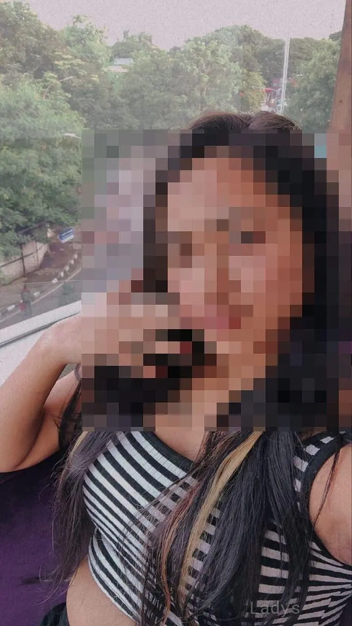 Renu, 24 years old Doha escort girl with big tits, height 160 sm, Weight  kg