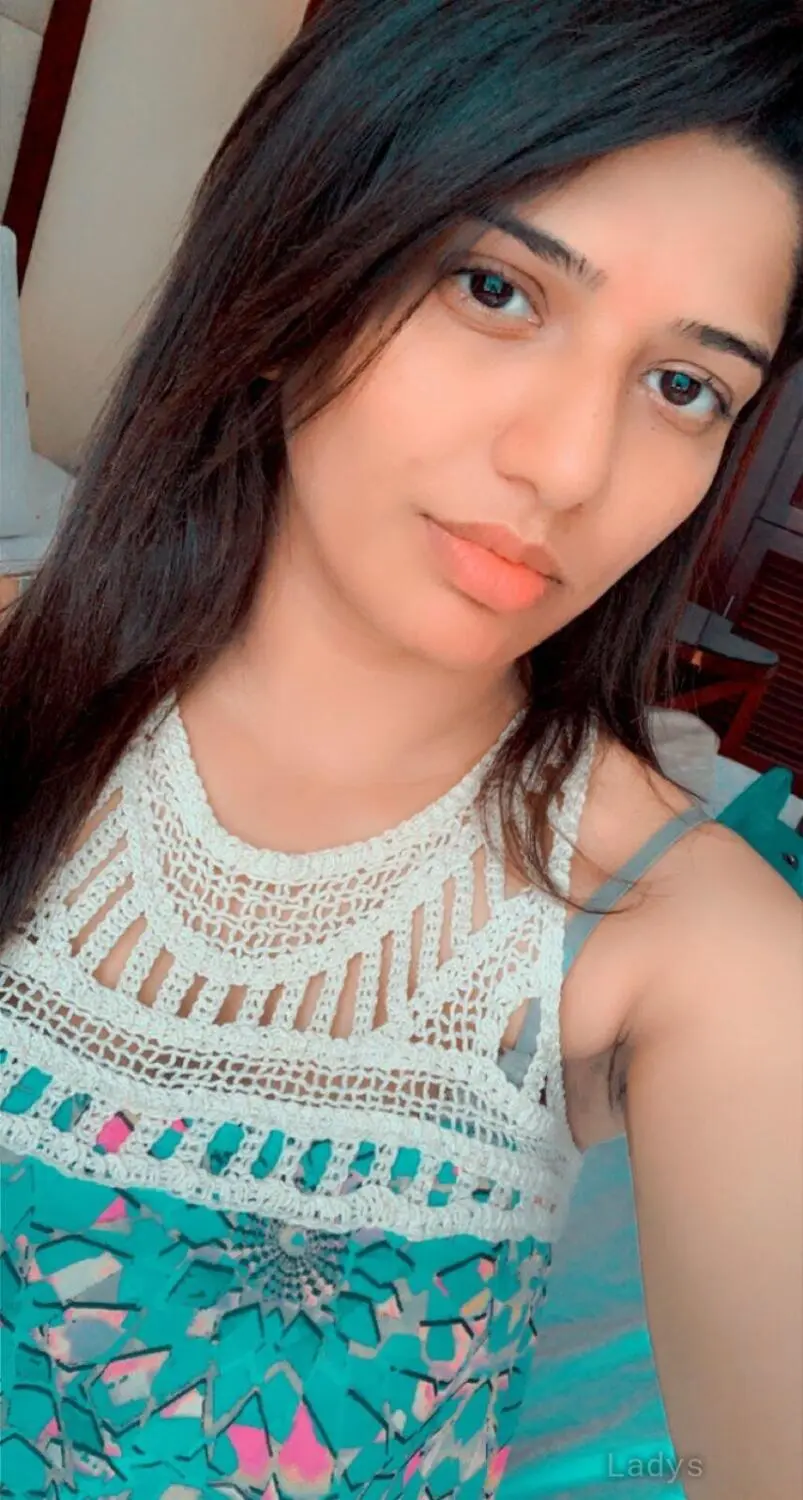 Rimsha, 21 years old Doha escort girl with big tits, height 170 sm, Weight kg