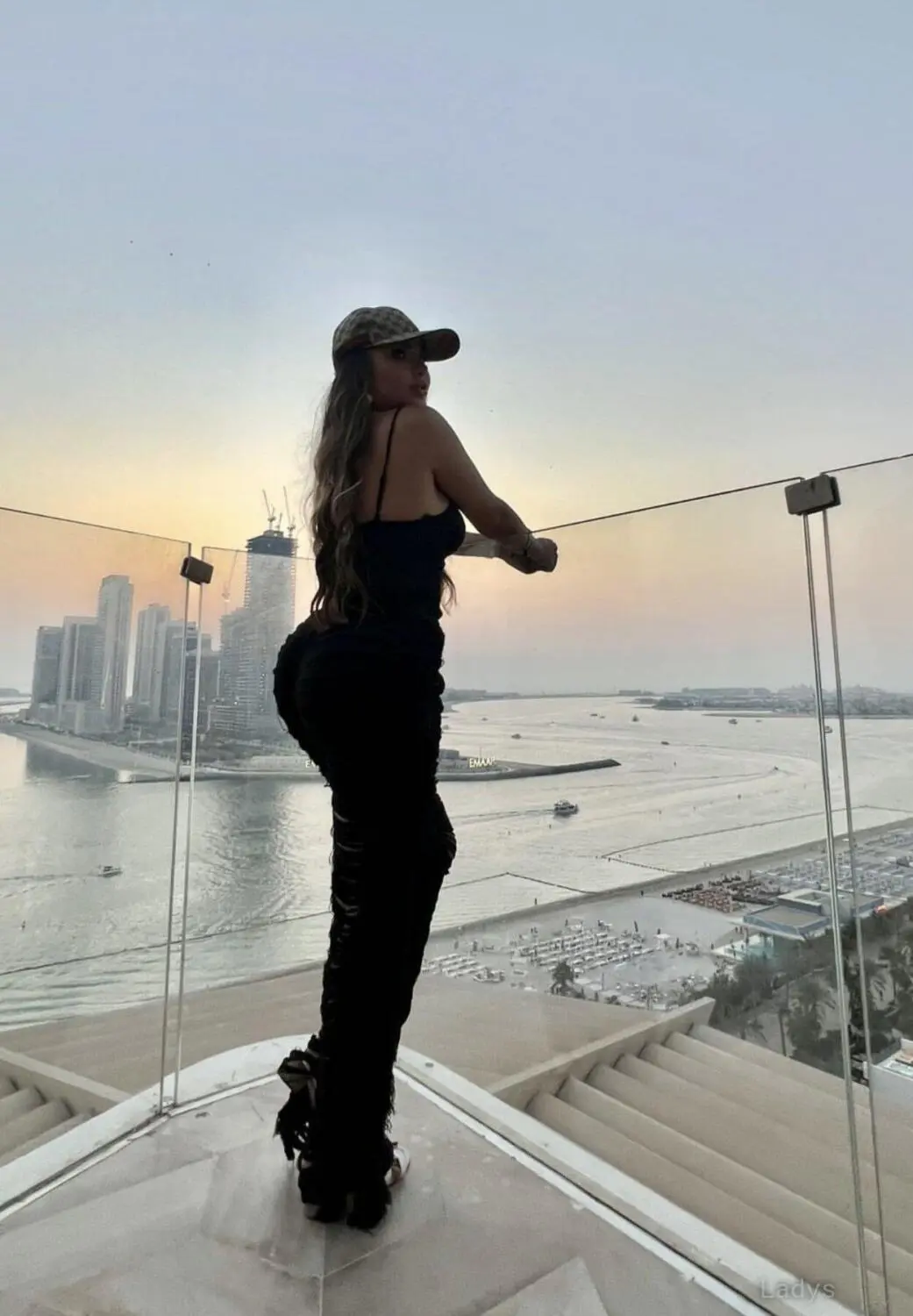 Sara, 27 years old Doha escort girl with big tits, height 176 sm, Weight kg