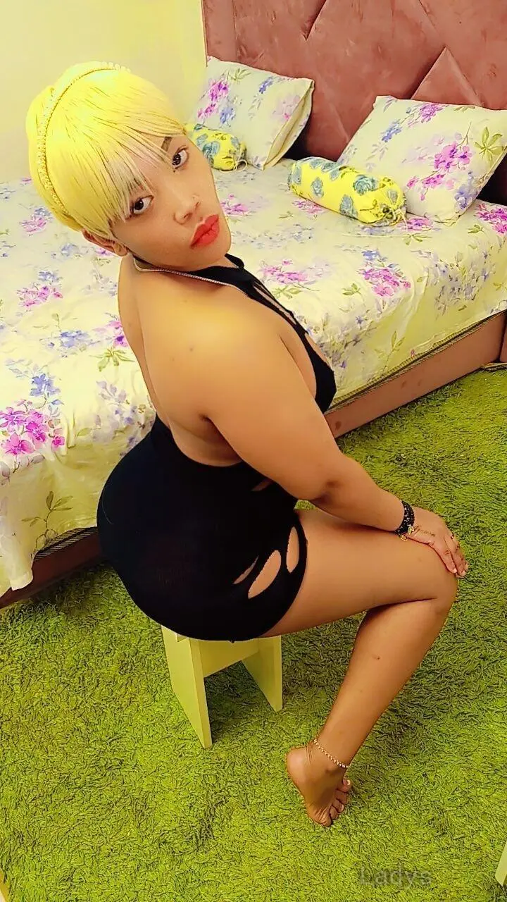 Shaleyn, 20 years old Doha escort girl with big tits, height 166 sm, Weight  kg