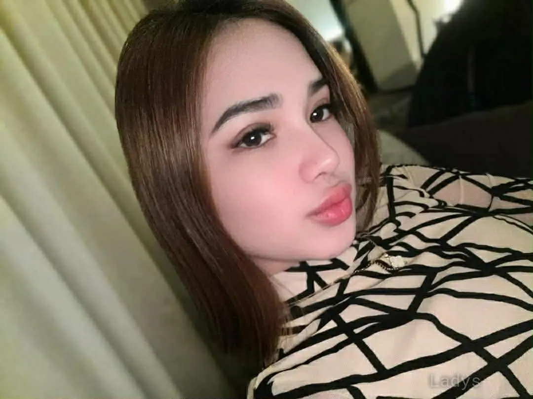 Thungcon, 23 years old Doha escort girl with big tits, height 158 sm, Weight kg