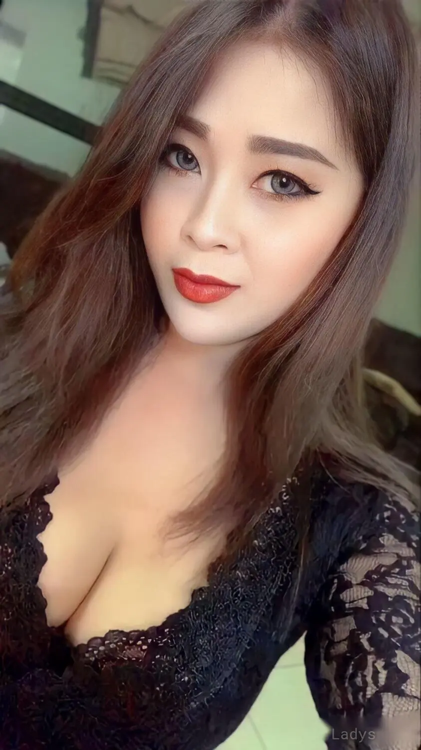 Wawa, 23 years old Doha escort girl with big tits, height 165 sm, Weight  kg