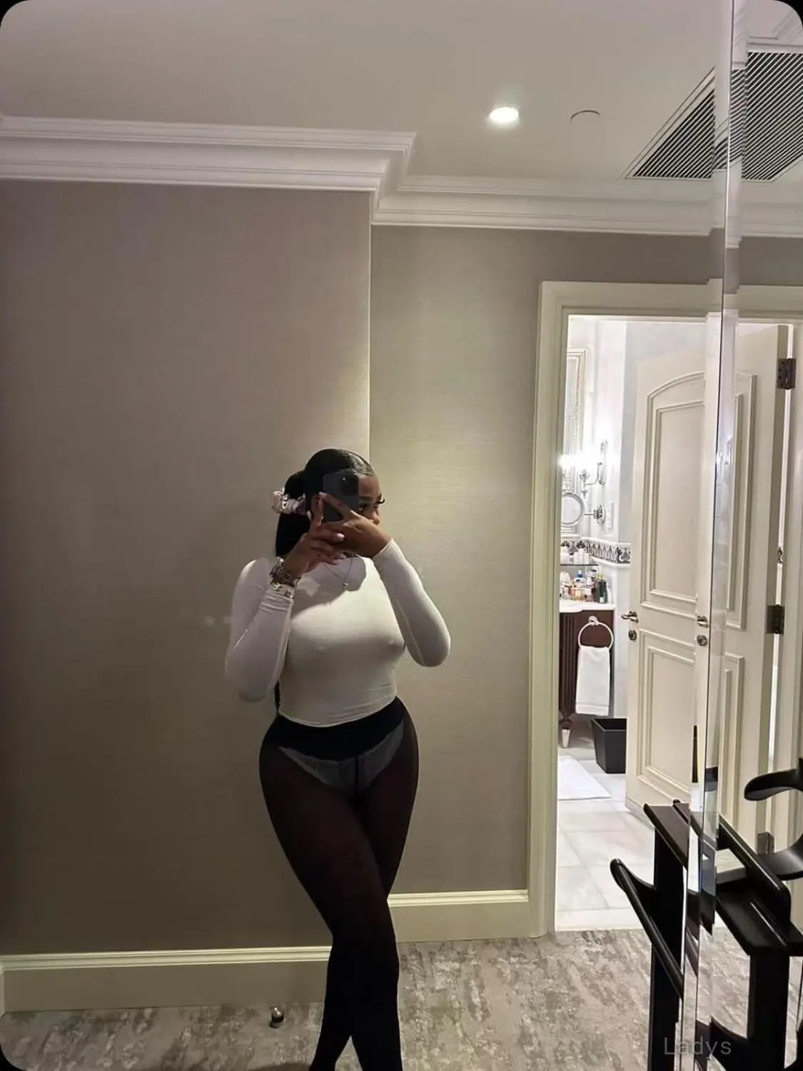 Zanel, 27 years old Doha escort girl with big tits, height 164 sm, Weight  kg