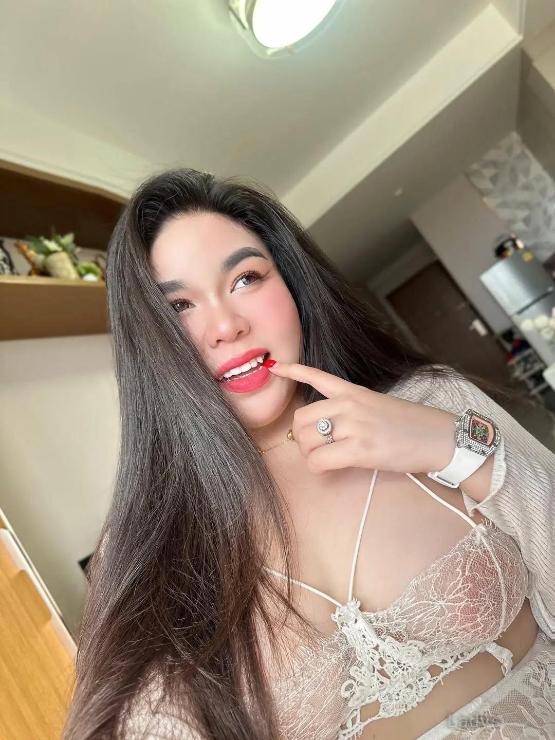Zara, 25 years old Doha escort girl with big tits, height 170 sm, Weight kg