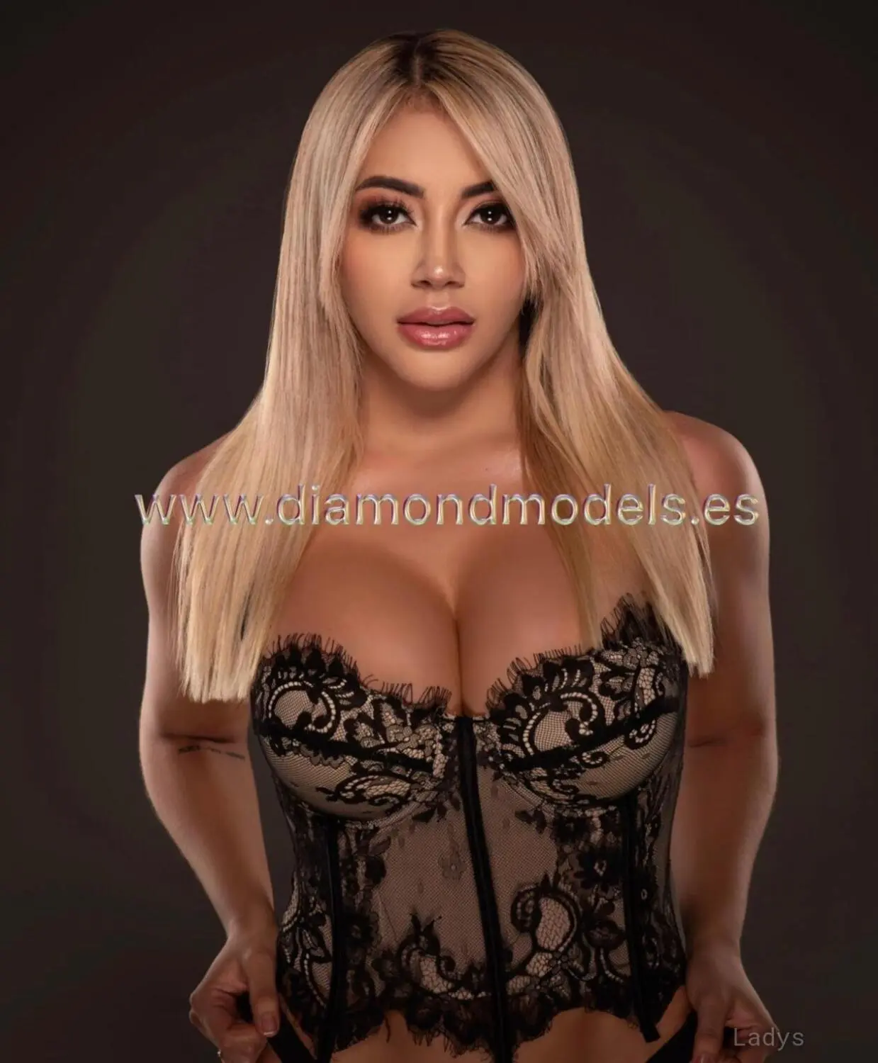 Alana, 24 years beautiful nude Doha escorts girl, height 168 sm, Weight kg
