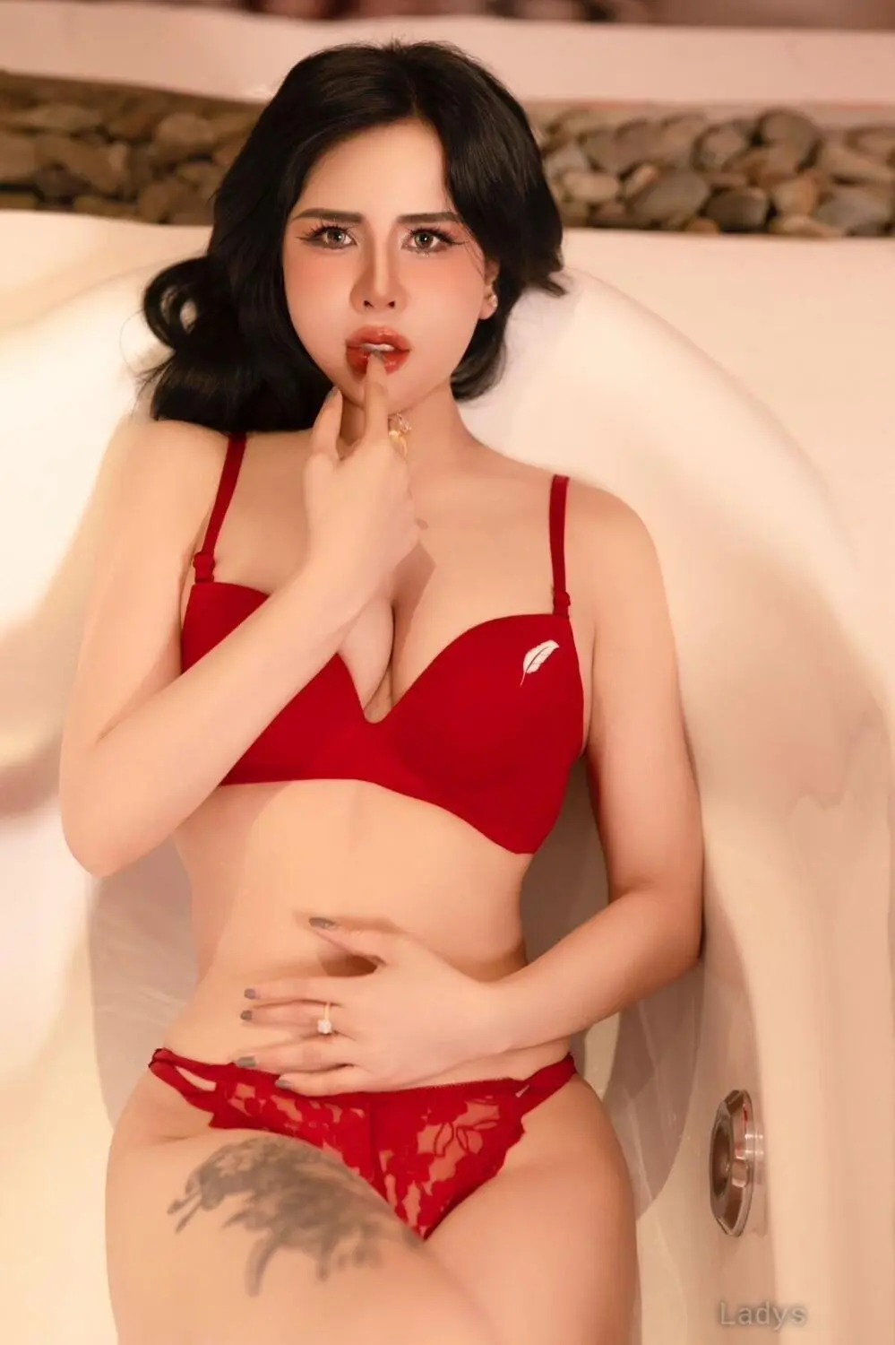 Haza, 25 years beautiful nude Doha escorts girl, height 162 sm, Weight  kg