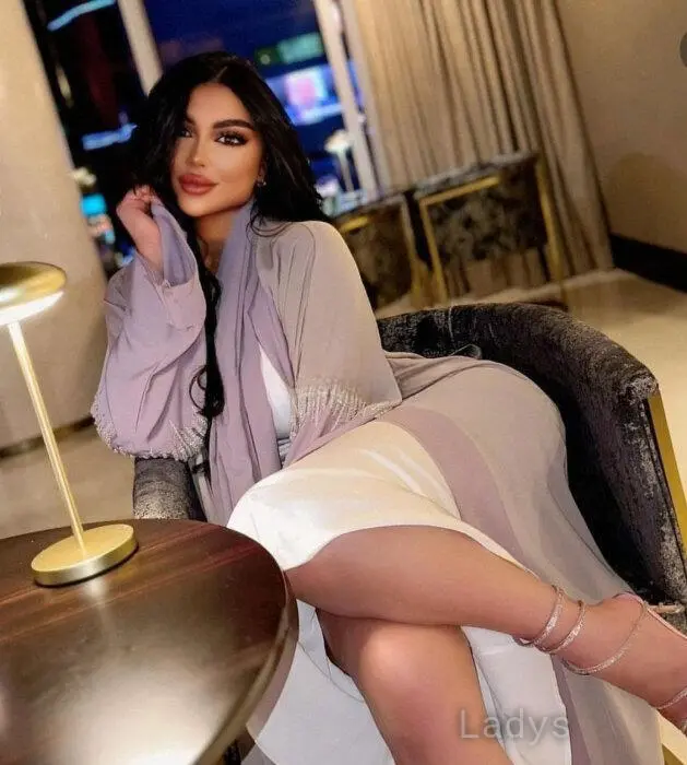 Huda, 24 years beautiful nude Doha escorts girl, height 170 sm, Weight 65 kg