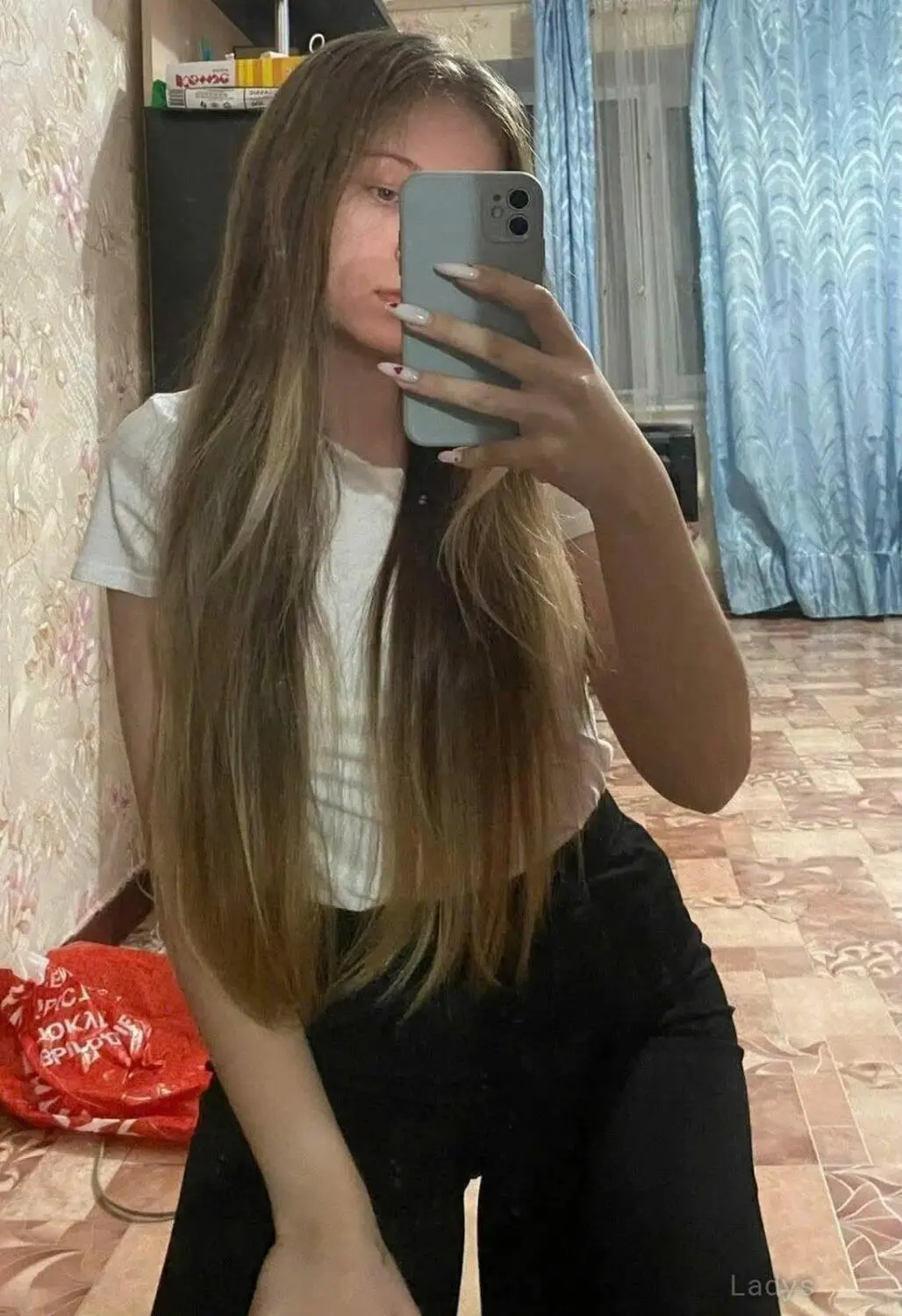 Lara, 25 years beautiful nude Doha escorts girl, height 157 sm, Weight kg